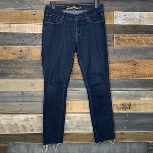 Old Navy the Sweetheart Jean size 2 distressed ankles EUC